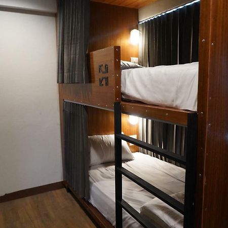 Slee Hostel Chiangmai (Adults Only) チエンマイ エクステリア 写真