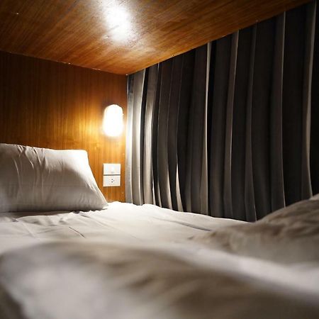 Slee Hostel Chiangmai (Adults Only) チエンマイ エクステリア 写真