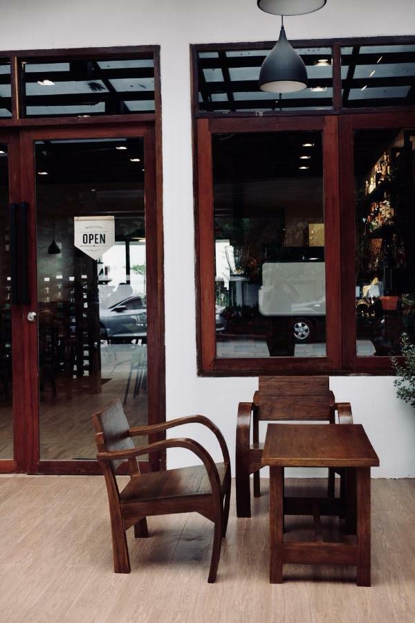 Slee Hostel Chiangmai (Adults Only) チエンマイ エクステリア 写真