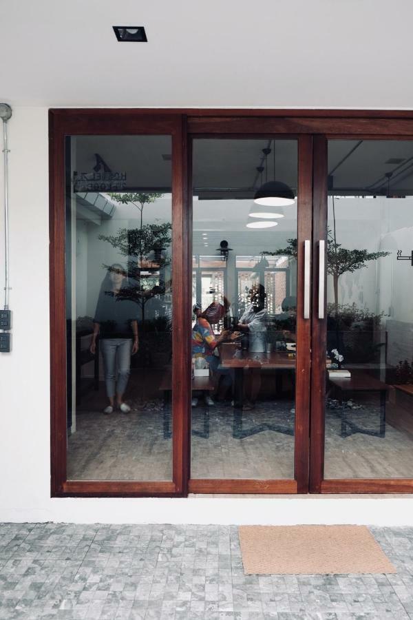 Slee Hostel Chiangmai (Adults Only) チエンマイ エクステリア 写真