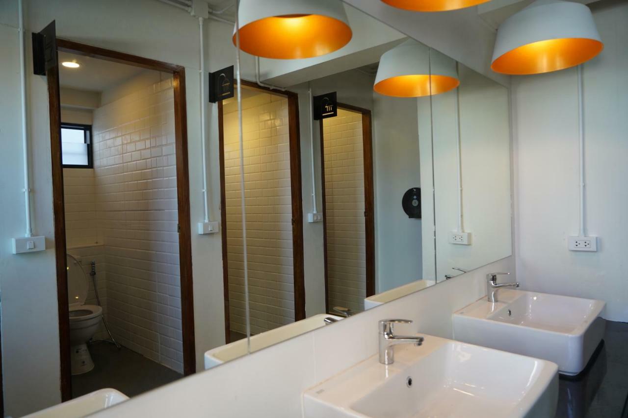 Slee Hostel Chiangmai (Adults Only) チエンマイ エクステリア 写真