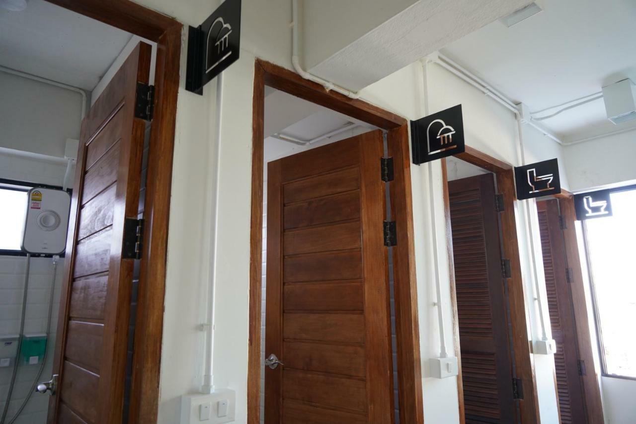 Slee Hostel Chiangmai (Adults Only) チエンマイ エクステリア 写真