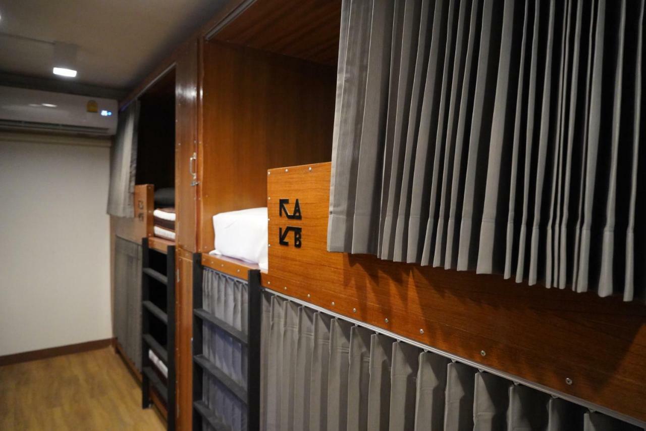 Slee Hostel Chiangmai (Adults Only) チエンマイ エクステリア 写真